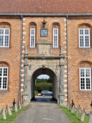 DANSKE SLOTTE OG HERREGAARDE