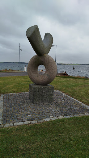 "Vartegn" Granitskulptur