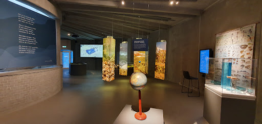 Udstilling om Den kolde krig og REGAN VEST