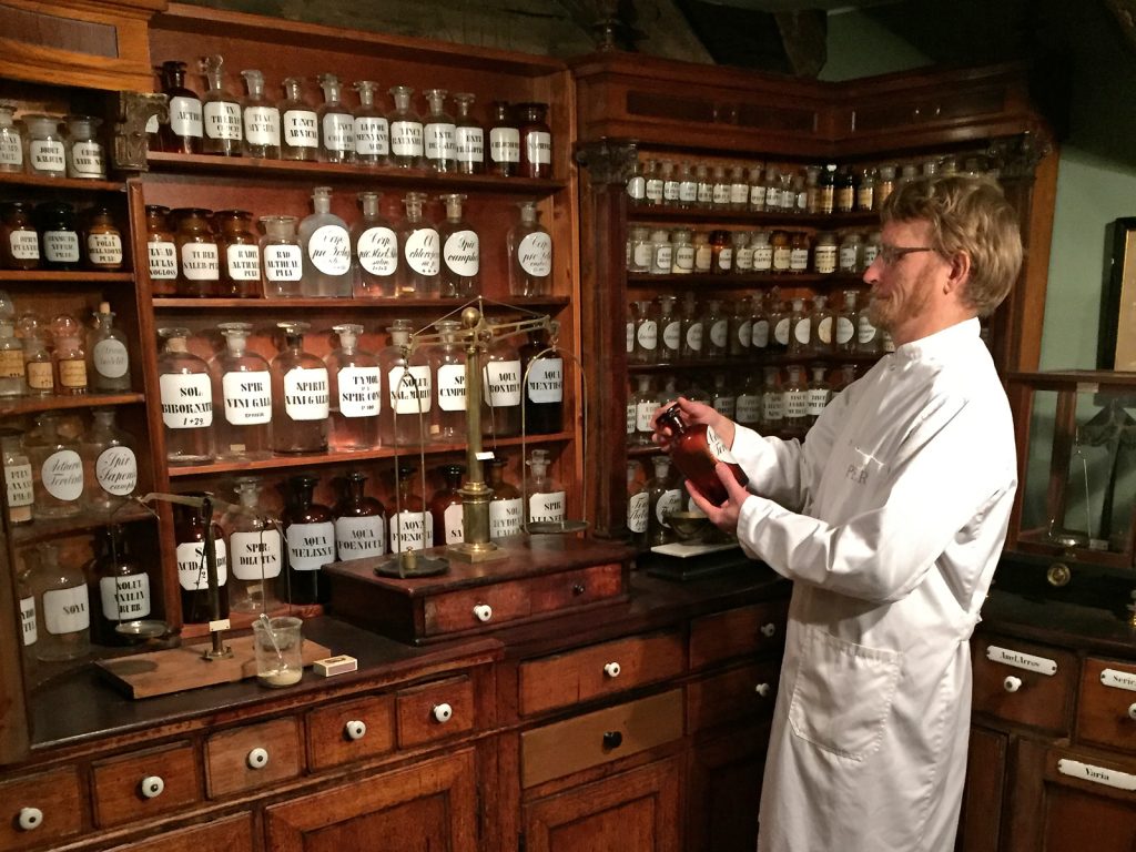Apotekersamlingen – Historiske apotekfotos og farmaceutisk arv